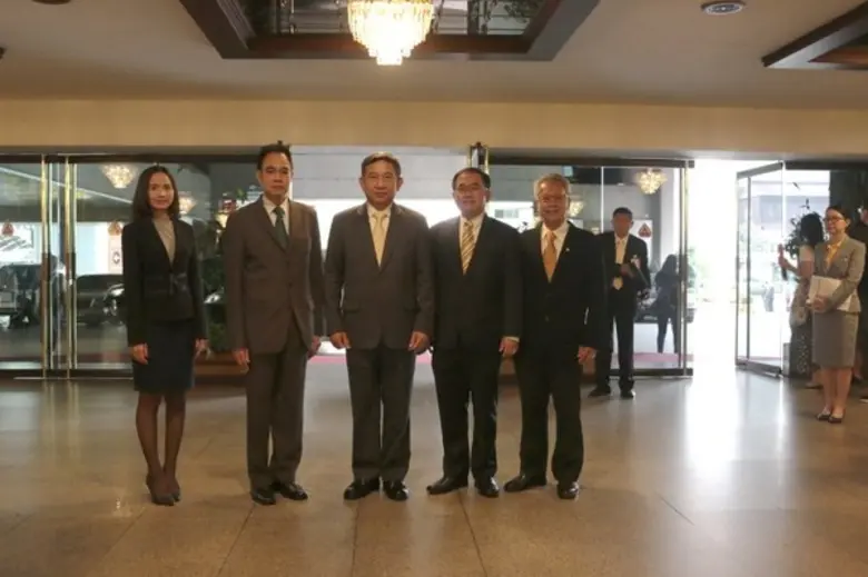 พลอากาศเอกประจิน จั่นตอง รองนายกรัฐมนตรี ...