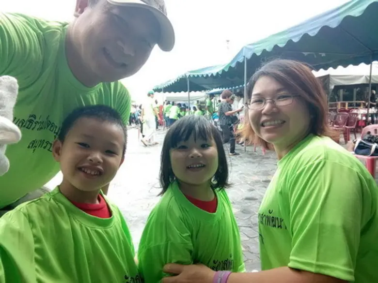 พ่อแม่ปลื้ม กิจกรรม “เปลี่ยนโรงหมูเป็นโรงเรียนรู้” โดยอลิอันซ์ อยุธยา ปลูกจิตอาสาให้เด็กรู้จักการให้และช่วยเหลือผู้อื่น พร้อมเป็นคนดีของสังคม