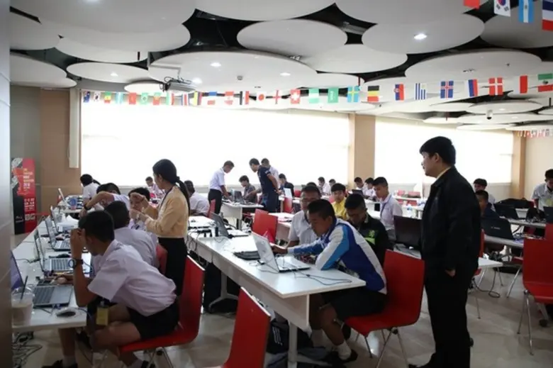 ก้าวแรกของการเป็นนักประดิษฐ์! วิศวะ ม.ศรีปทุม สอนน้องเรียนรู้ ระบบสมองกลหุ่นยนต์อัจฉริยะ ครั้งที่ 2