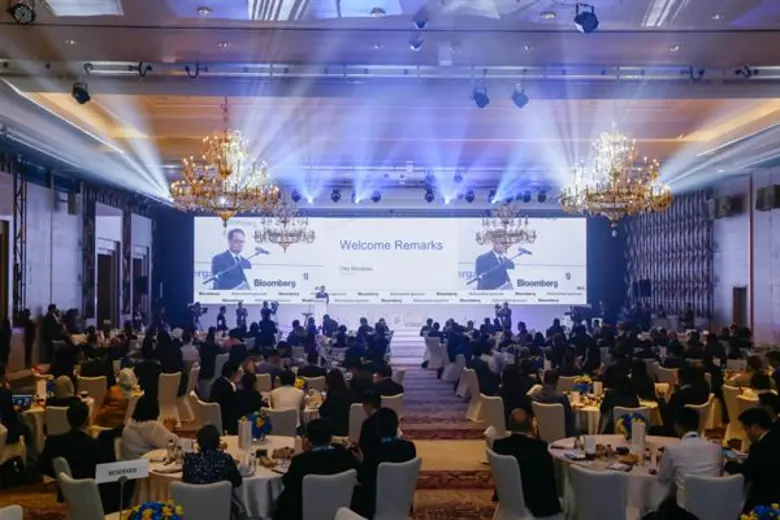 บลูมเบิร์ก จับมือกับผู้สนับสนุนหลักทั้งธน...