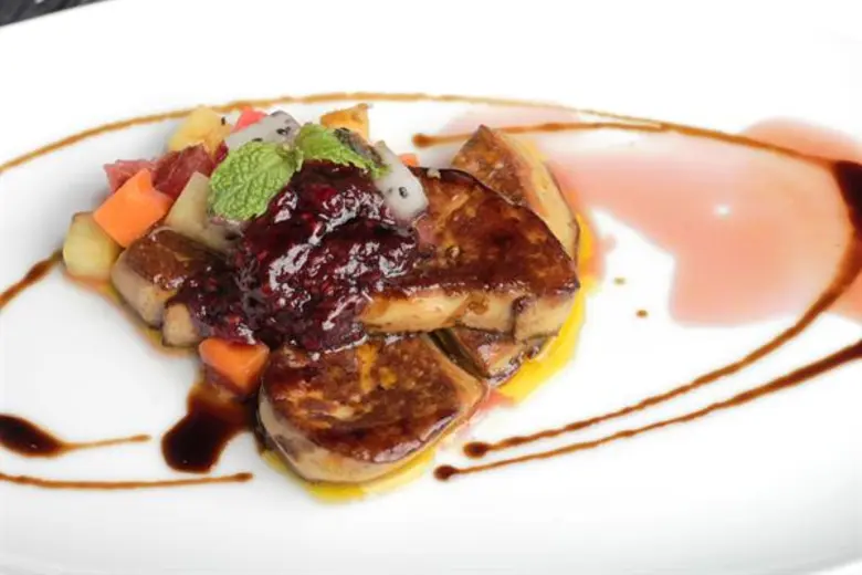 เดอะ สแควร์ โรงแรมโนโวเทล กรุงเทพ สยามสแค...