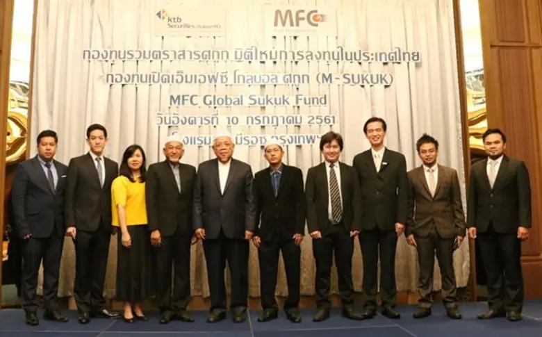 นางพัณณรัชต์ บรรพโต (ที่ 3 จากซ้าย) ผู้ช่...