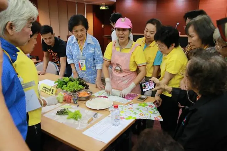 ธรรมศาสตร์ เปิดห้องเรียน “โรงเรียนผู้สูงอายุ” ส่งเสริมความรู้รองรับเอจจิ้งโซไซตี้ พร้อมเตรียมเปิดหลักสูตร “รีเทรนนิ่ง” รับยุทธศาสตร์ชาติ