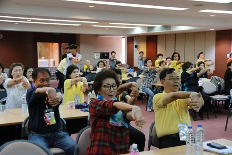 ธรรมศาสตร์ เปิดห้องเรียน “โรงเรียนผู้สูงอายุ” ส่งเสริมความรู้รองรับเอจจิ้งโซไซตี้ พร้อมเตรียมเปิดหลักสูตร “รีเทรนนิ่ง” รับยุทธศาสตร์ชาติ