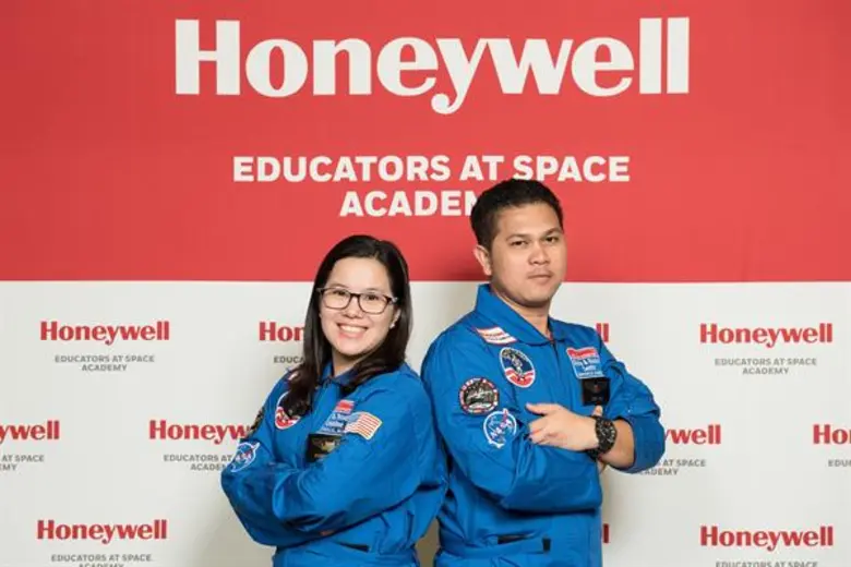 ฮันนี่เวลล์ (NYSE: HON) คัดเลือกอาจารย์จา...