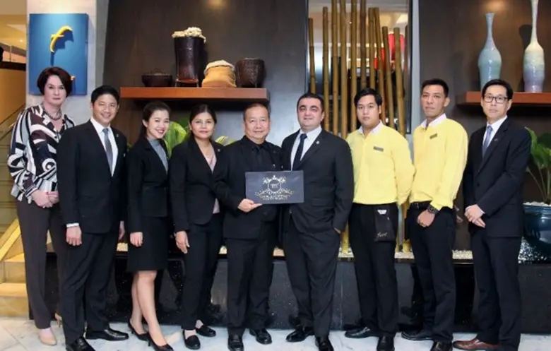 ห้องอาหารฟีสต์ โรงแรมรอยัล ออคิด เชอราตัน...