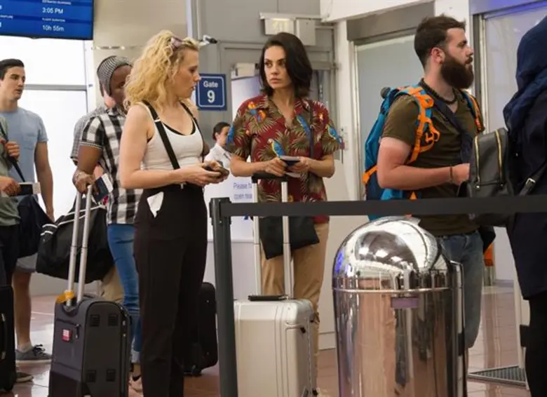 Movie Guide: ปีนี้พวกเธอจะยิ่งใหญ่! 2 สาว “มิล่า คูนิส-เคท แมคคินนอน”  ลุยมิชชั่นยักษ์ สวมรอยสายลับระดับโลก พร้อมผกก.หญิงแกร่งใน “The Spy Who Dumped Me”