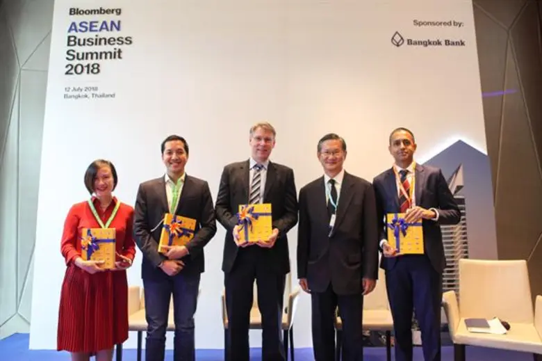 นายชาติศิริ โสภณพนิช กรรมการผู้จัดการใหญ่...