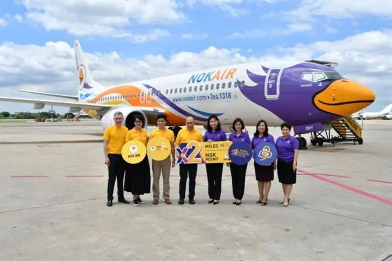 นางปรียาศิริ เชื้อเทศ (ที่ 5 จากซ้าย) ผู้...