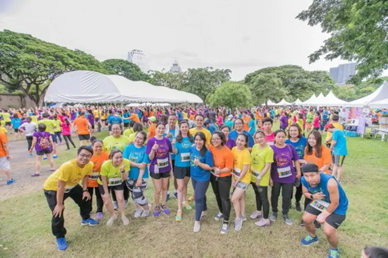 "เดอะ เรนโบว์ ฟัน รัน" เดินวิ่งการกุศลเพื...