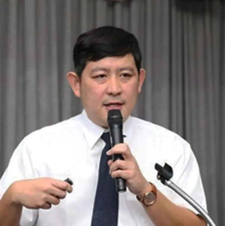 น.อ.นพ.พงศธร คชเสนี อายุรแพทย์โรคไต โรงพย...