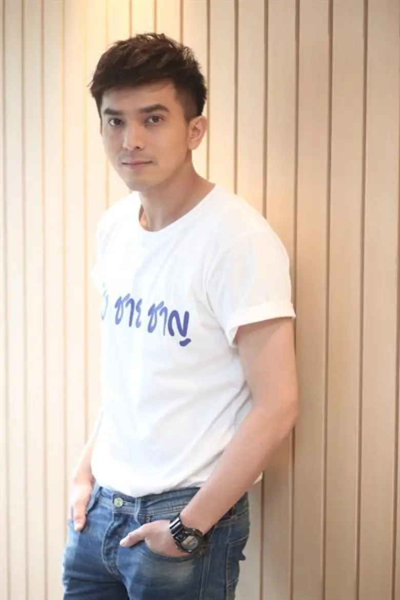 บอล ณัฐพล สุดเครียด!! ปรับคาแร็กเตอร์ ไว้หนวด ดัดผมหยิกเพื่อบท “ว่อง” ใน “เชิงชายชาญ”