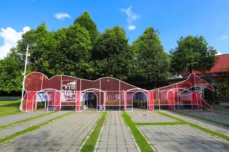 เปิดม่านนิทรรศการ “ชาย หญิง สิ่งสมมุติ : Gender Illumination” กับ 1 ชั่วโมง ที่จะพาคุณหาคำตอบของ “ความหลากหลาย” ซึ่งสังคมควรต้องเรียนรู้-เข้าใจ