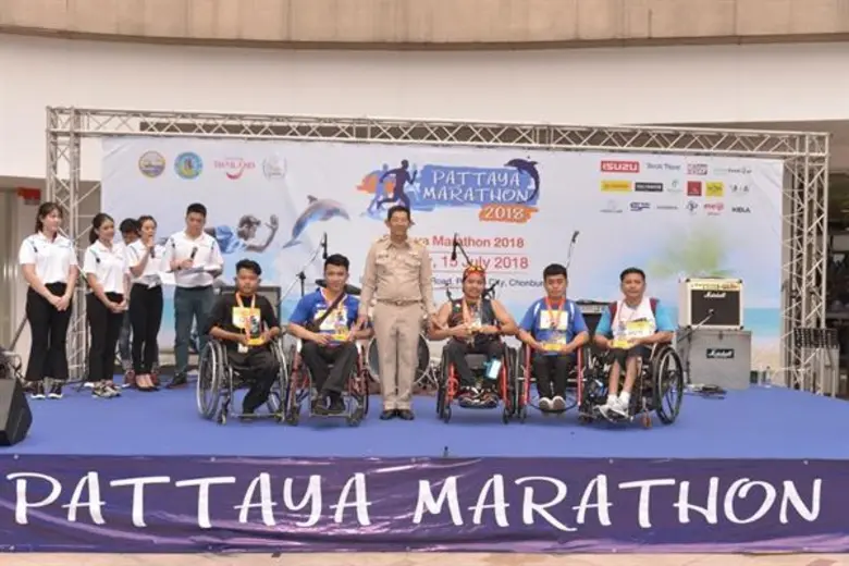 นักวิ่งปอดเหล็กนับหมื่นชีวิต ร่วมงาน “พัทยามาราธอน ประจำปี 2561  โดยมี เบอร์นาร์ด คิปลาแกต คิบิโล (Bernard Kiplangat Kibilo) ชาวเคนยา  และ แอ๊ปทิว วูบาเร็ก อายาริว (Abtew Wubhareg Ayalew) ชาวเอธิโอเปีย คว้าแชมป์โอเวอร์ออล