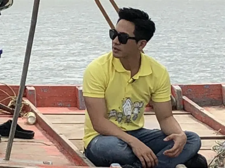 โป๊ป โผล่กลางทะเล จังหวัดเพชร ในรายการเดินหน้าประเทศไทย