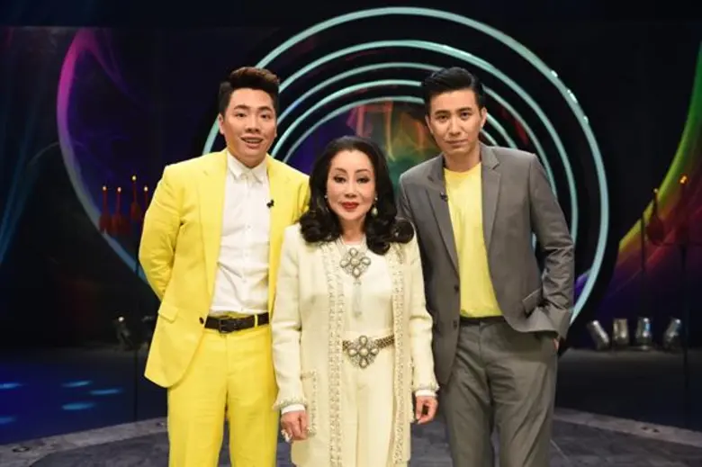 ทีวีไกด์: รายการ “มูไนท์ (MooNight)”  คนหนุนบุญ “คุณซูซี่” เปิดสัมผัสผูกพัน 'พระนางเรือล่ม’ ใน 'มูไนท์’