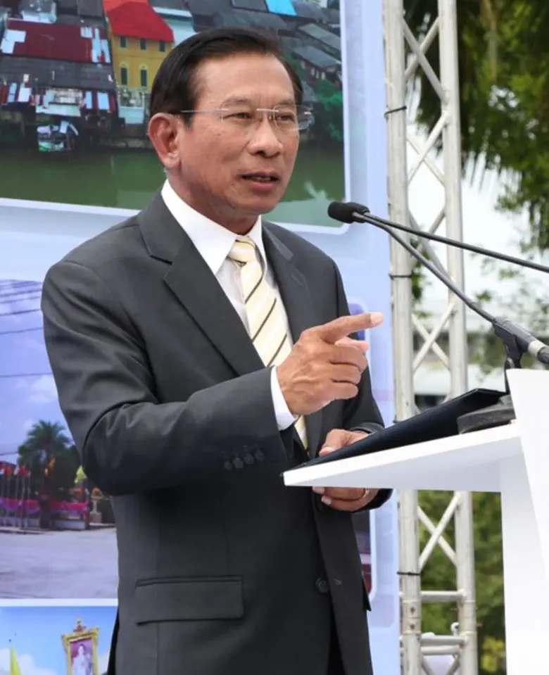 รองนายกฯ ฉัตรชัย เร่งทุกหน่วยงานร่วมกันควบคุมยุงลายป้องกันไข้เลือดออก ในพื้นที่เป้าหมาย 6 ร ได้แก่ โรงเรียน โรงแรม โรงงาน โรงพยาบาล โรงเรือน และโรงธรรม