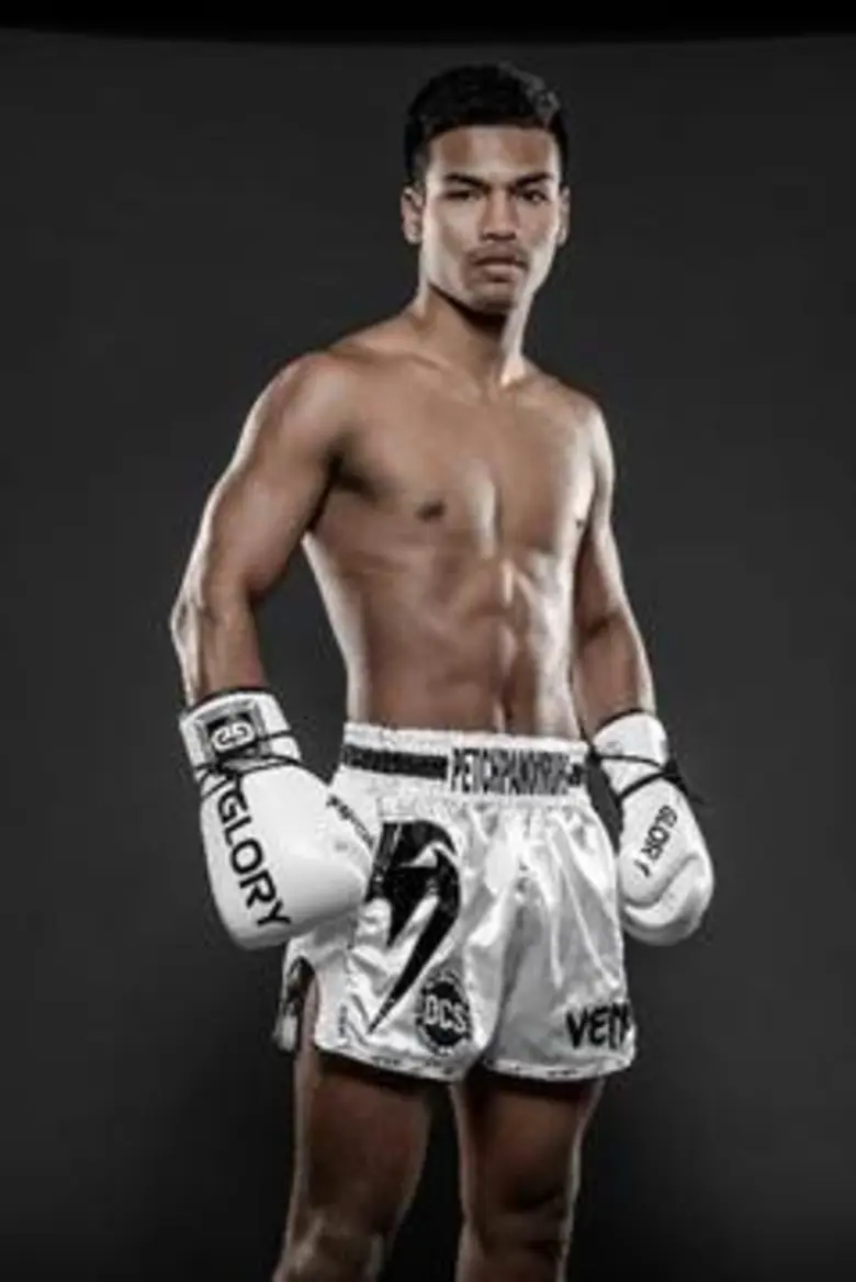 กรุงเทพ: "กลอรี่" (GLORY) การต่อสู้แบบยืน...