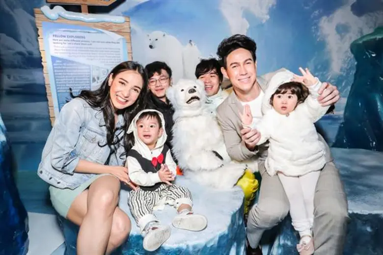 ลูกหมีขาว 'เรสซิ่ง’ และ 'พลอยเจ’ จูงมือเที่ยวโซนใหม่ล่าสุด“มหัศจรรย์ 'ลูกหมีขาว’ ผจญภัยขั้วโลกเหนือ” ณ ซีไลฟ์ แบงคอก