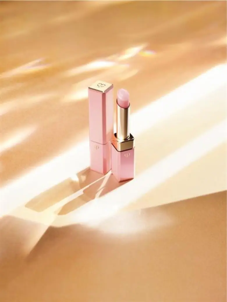 เนรมิตเสน่ห์แห่งสีสันและความนุ่มนวลให้กับริมผีปาก ใหม่! Lipstick Cashmere และ Lipstick Glorifier จากเคลย์ เดอ โป โบเต้