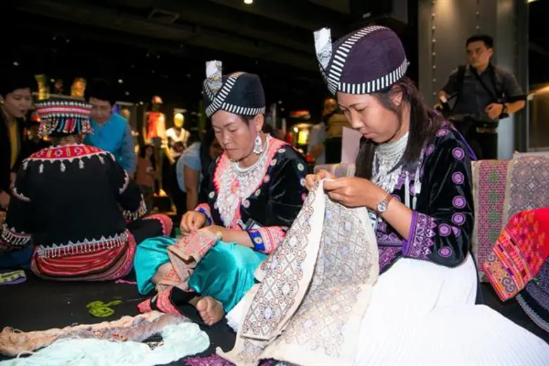 SACICT ชวนร่วมงาน “ชีวิตใหม่ ใต้ร่มพระบารมี” รวบรวมผลงานหัตถกรรมของกลุ่มชนเผ่าและชาติพันธุ์มาจัดแสดงกว่า 20 กลุ่ม