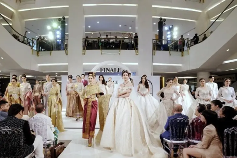 ฟินาเล่ เวดดิ้ง สตูดิโอเปิดคอลเลคชั่น ทัพซุปตาร์โชว์แฟชั่น The genesis of an immortal love ปฐมบทแห่งรักนิรันดร์ 2018