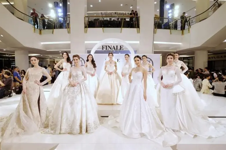 ฟินาเล่ เวดดิ้ง สตูดิโอเปิดคอลเลคชั่น ทัพซุปตาร์โชว์แฟชั่น The genesis of an immortal love ปฐมบทแห่งรักนิรันดร์ 2018