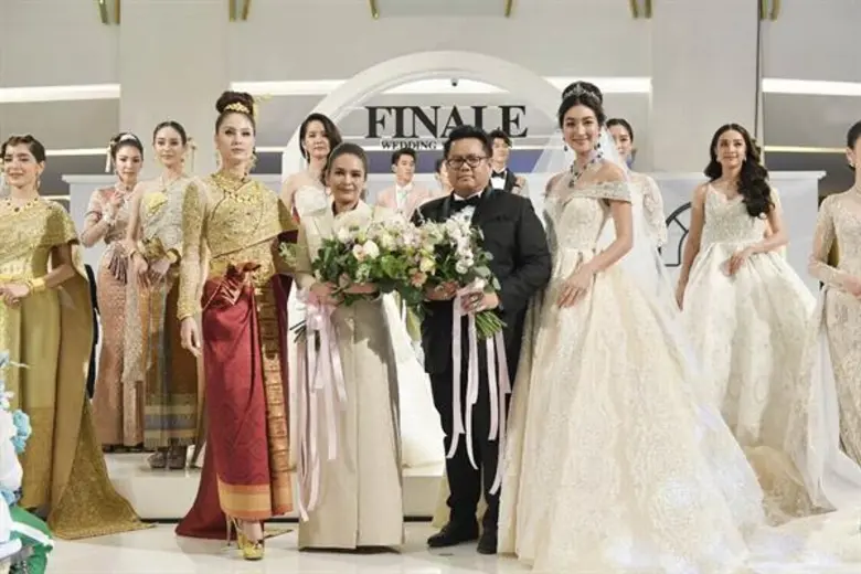 ฟินาเล่ เวดดิ้ง สตูดิโอเปิดคอลเลคชั่น ทัพซุปตาร์โชว์แฟชั่น The genesis of an immortal love ปฐมบทแห่งรักนิรันดร์ 2018