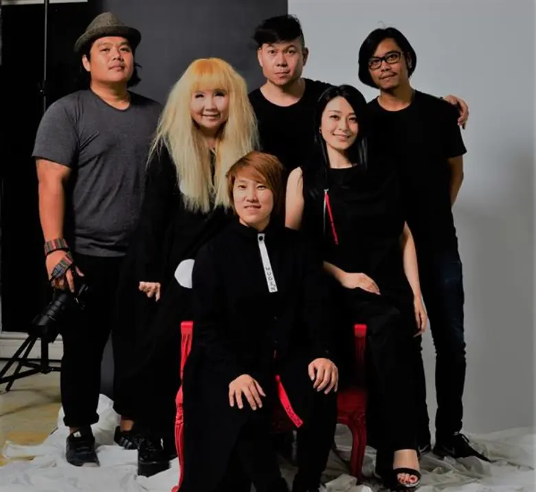 เรียกได้ว่าเป็นแฟชั่นดีไซเนอร์หนึ่งเดียวข...