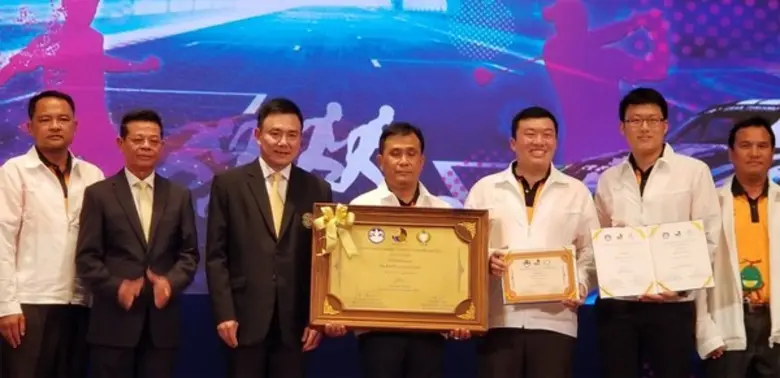 เมื่อเร็วๆนี้ นายเมธี สุพรรณฝ่าย (กลาง) ร...