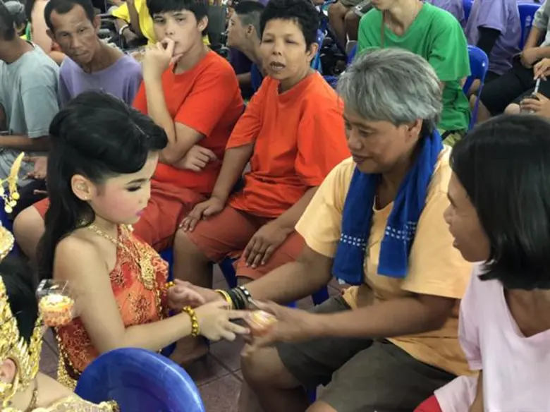 อิ่มบุญอิ่มใจไปตามๆ กัน ทั้งผู้ให้และผู้ร...