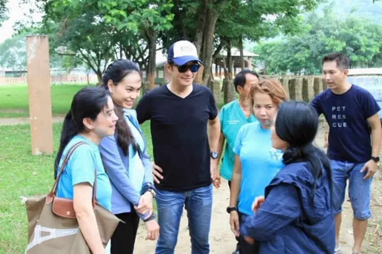"มูลนิธิคุณ" และ “คุณก้อง สหรัถ สังคปรีชา” ร่วมลงพื้นที่เพื่อเก็บข้อมูลและดูงานที่ ศูนย์อภิบาลช้างและสัตว์ Elephant Nature Park (ENP)