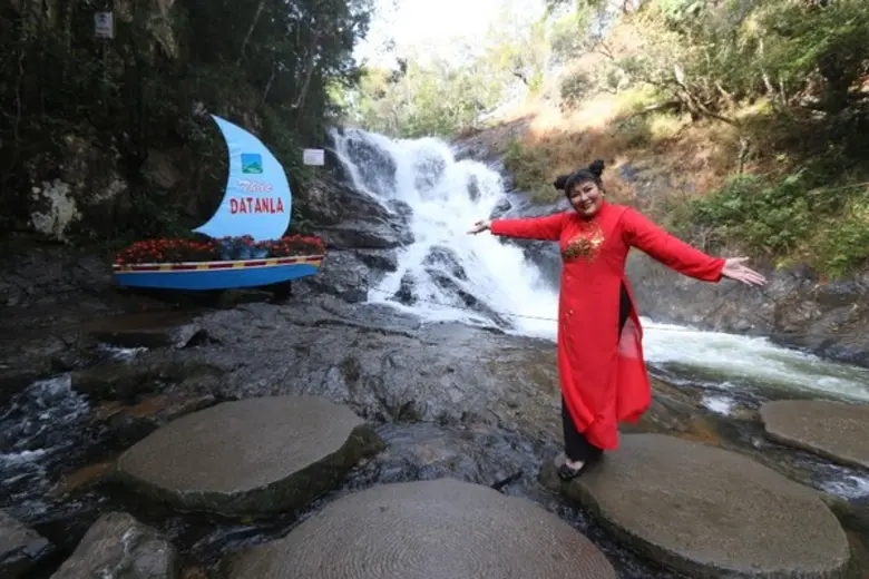 รายการ "เปิดโลกสดใส" ที่จะออกอากาศในวันหย...