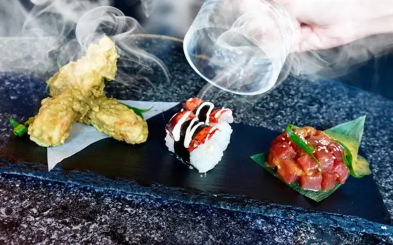 มิติใหม่แห่งรสชาติอาหารญี่ปุ่น ซูชิรมควัน กรุ่นกลิ่นอายตะวันตก ณ ห้องอาหารฮากิ โรงแรมเซ็นทาราแกรนด์บีชรีสอร์ทและวิลลา หัวหิน
