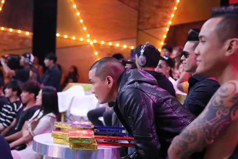 ทำเอาแฟนๆ ชาวร็อคเฮลั่น เมื่อรู้ว่า 5 หนุ...