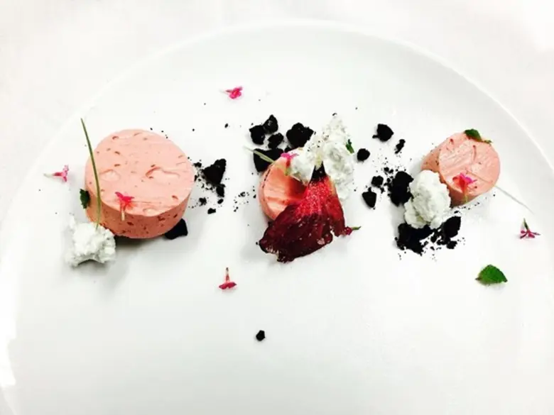 โรงแรมอนันตรา สยาม กรุงเทพ ร่วมกับสถานเอก...