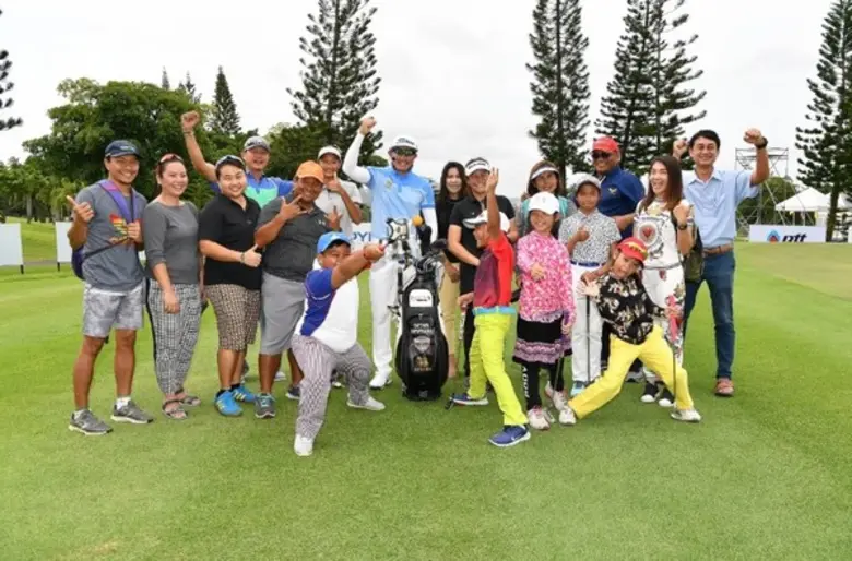 โปรสัตยา ทรัพย์อัประไมย ร่วมกิจกรรมกอล์ฟค...