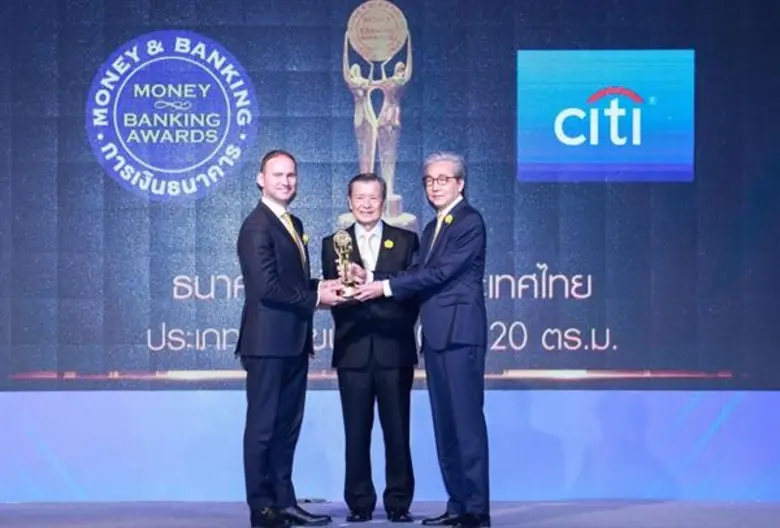 มร. ทีบอร์ พานดิ กรรมการผู้จัดการใหญ่ ธนา...