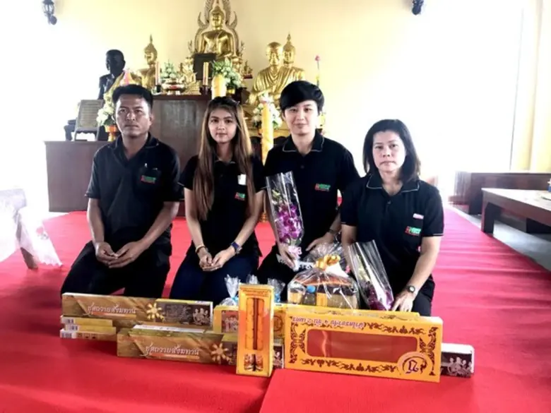 ชาวอินเตอร์ร่วมใจถวายเทียน สืบสานประเพณีและวัฒนธรรม