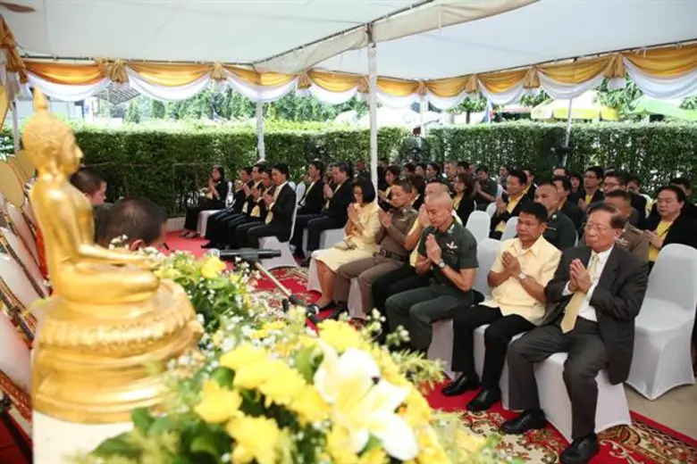 เอไอเอส ร่วมแสดงความจงรักภักดี จัดกิจกรรมเฉลิมพระเกียรติ สมเด็จพระเจ้าอยู่หัว เนื่องในโอกาสมหามงคลเฉลิมพระชนมพรรษา 28 กรกฎาคม 2561