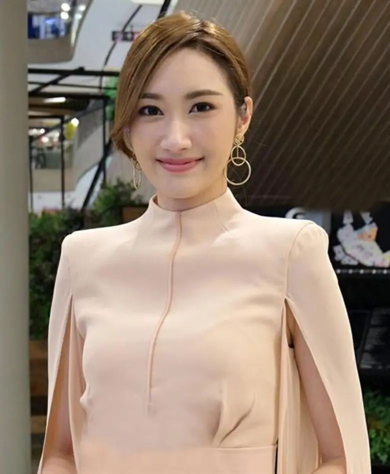 @@@ หลังหนุ่มฟลุค จิระ พระเอกช่อง 8 ได้ออ...