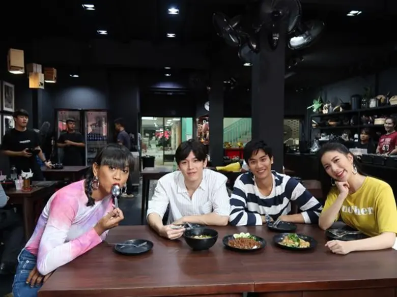 "#TEAMGIRL" รายการสุดฮิตของสาวๆ เสาร์นี้ ...