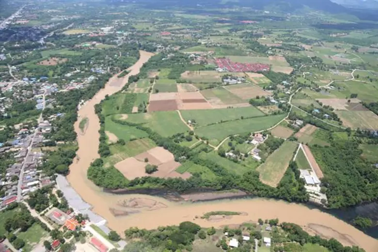 ฝนหลวงฯ สั่งการทุกศูนย์ปฏิบัติการ บินสำรวจพื้นที่เพื่อเลี่ยงการทำฝนในพื้นที่ที่ได้รับผลกระทบ พร้อมสนับสนุนข้อมูลให้หน่วยงานที่เกี่ยวข้องในการช่วยเหลือพื้นที่ประสบภัยพิบัติ