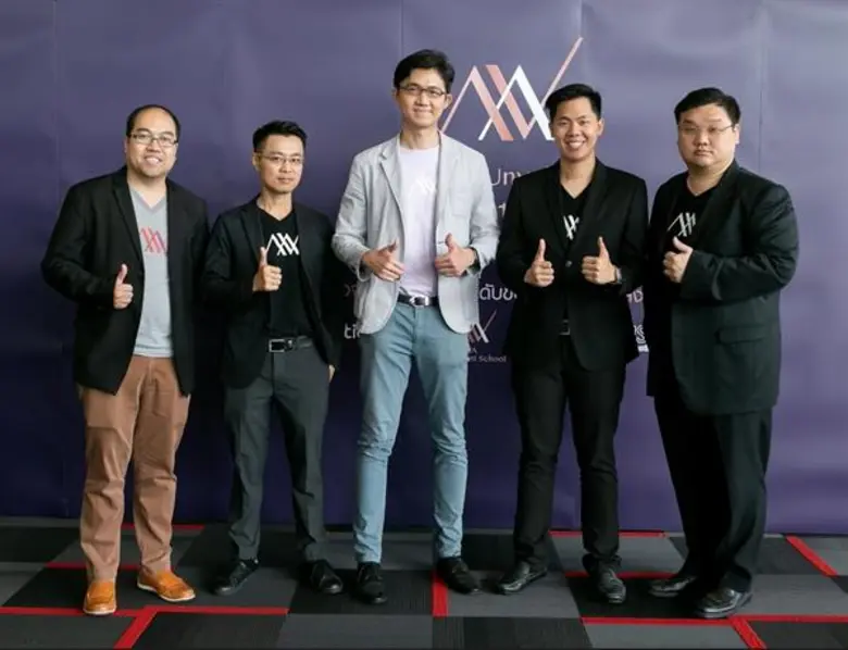 นายนิรันดร์ ประวิทย์ธนา (กลาง) ประธานเจ้า...