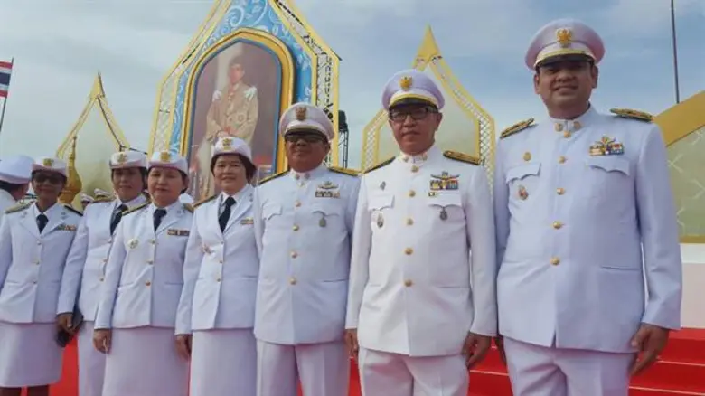 ส.ป.ก.ร่วมพิธีทำบุญตักบาตรและถวายสัตย์ปฏิญาณเป็นข้าราชการที่ดีและพลังของแผ่นดิน เนื่องในวันเฉลิมพระชนมพรรษา สมเด็จพระเจ้าอยู่หัว วันที่ 28 กรกฎาคม 2561