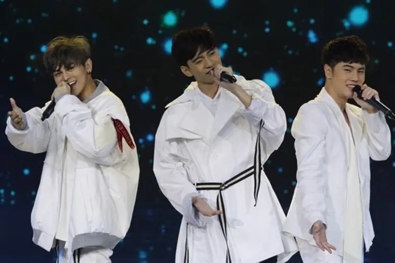 ช็อคเวที!! The Next Boy/Girl Band Thailand “คูเปอร์-จิฟฟี่” โบกมือลา-น้ำตาท่วมแฟนคลับส่งต่อกำลังใจรอบไฟนอล 5 ส.ค นี้