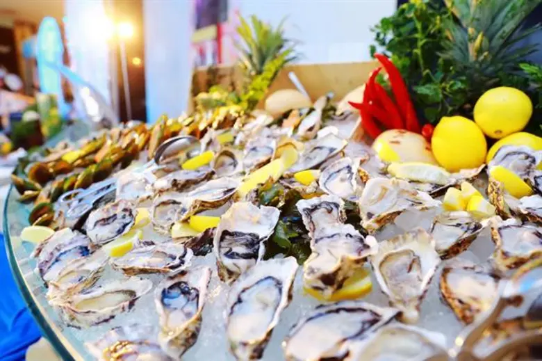 ควงแขนคุณแม่บอกรักด้วยความอร่อยมื้อพิเศษ ที่ ห้องอาหารจีนไดนาสตี้ และห้องอาหารเดอะเวิลด์ ชั้น24 โรงแรมเซ็นทาราแกรนด์ฯ เซ็นทรัลเวิลด์