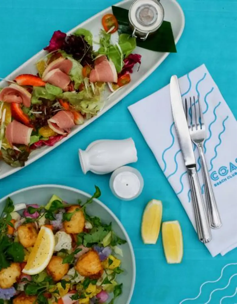 อิ่มเต็มที่กับ สลัดแสนอร่อย จากโคสต์บีชคลับและบิสโทรณ โรงแรมเซ็นทาราแกรนด์บีชรีสอร์ทและวิลลา หัวหิน