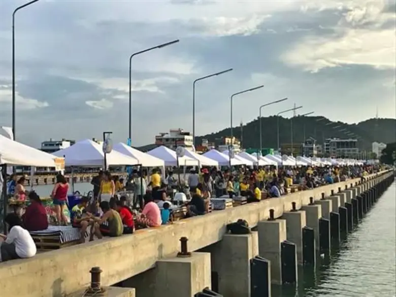 องค์การสะพานปลา (อสป.) โดยสำนักงานส่งเสริมการประมง สมาคมประมงจังหวัดประจวบคีรีขันธ์