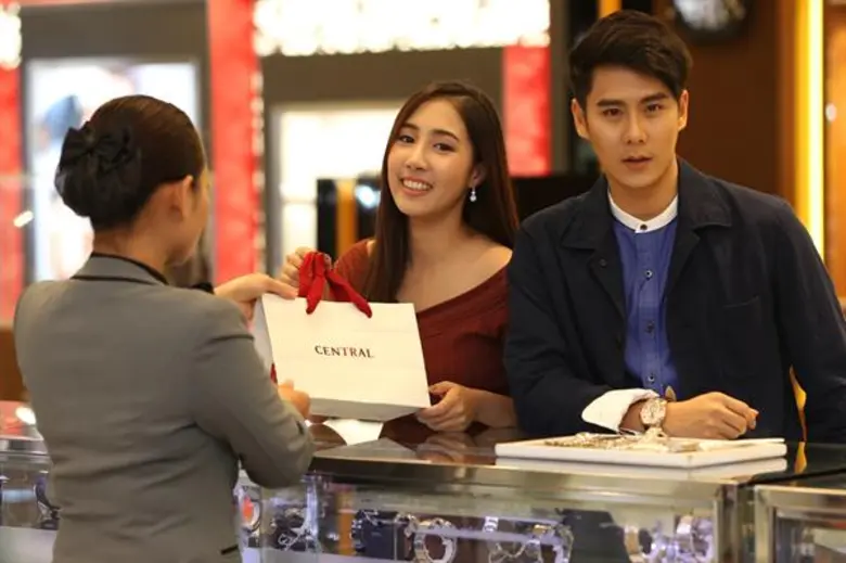 ส่อง “นาฬิกา” สวย หรู ดูแกรนด์ ในราคาสุดคุ้ม!! ที่ห้างเซ็นทรัลและเซน